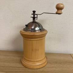 商談中　ガラスキャニスター2個とコーヒーミル一個　未使用品のサムネイル