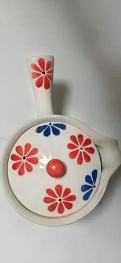 【hana】『白地に赤と青の花柄/陶器急須』濾し網なし