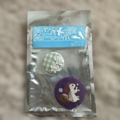 ピンバッジ2個セット　刺繍柄のサムネイル