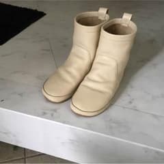 本革アイボリー ショートブーツのサムネイル
