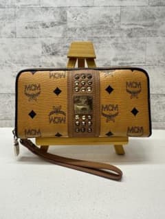 MCM 長財布 スタッズ ストラップ付き - メルカリ
