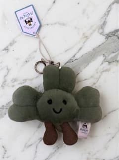 jellycat ジェリーキャット　クローバー　キーホルダー　三つ葉 葉っぱのサムネイル