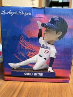 Shohei Ohtaniドジャースファンクラブボブルヘッドとタオルのサムネイル
