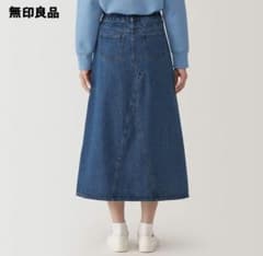 無印良品 木の実から作ったカポック混　デニムＡラインスカート　ライトブルーのサムネイル