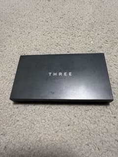【使用感あり】THREE プリスティーンコンプレクションパウダーファンデーションのサムネイル