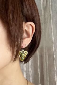 フラワーデザイン ピアス(両耳用)のサムネイル