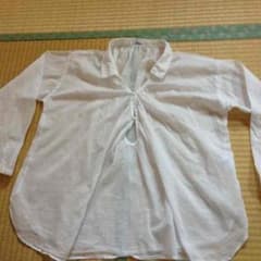 薄手 長袖白シャツのサムネイル