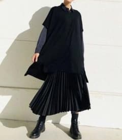 UNIQLO × Theory プリーツスカート ブラックのサムネイル