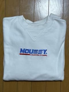 マウジー MOUSSY ホワイト ロゴ入り トレーナーのサムネイル