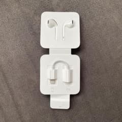 新品　Apple iPhone 純正　イヤホン&交換アダプタイヤホンジャックのサムネイル
