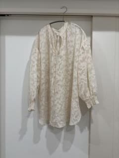 DISCOAT 前後2WAY ジャガードレースカフタンブラウス　春夏のサムネイル
