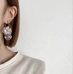 【美品】B.accessory クリア花モチーフイヤリング ブライダルのサムネイル