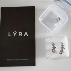 LYRA エターナルスパークル　ピアス ケース付き　サージカルステンレスのサムネイル