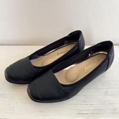 【footsuki】ブラックパンプス22.5cmEEEのサムネイル