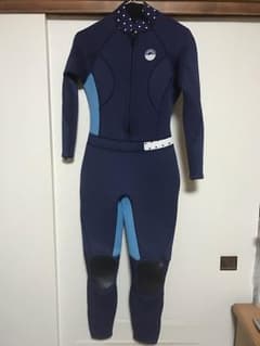 【値下げしました】HeleiWaho ウェイホー ウェットスーツ レディースMのサムネイル