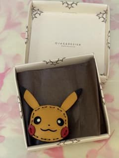 ポケモン オジャガデザイン ピカチュウ レザーバッジ - メルカリ