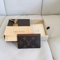 【新品・未使用】LOUIS VUITTON パスケースのサムネイル