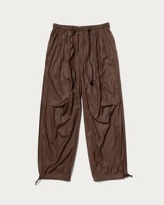【ASTRAET】アストラット ドローストリング パラシュートパンツ ブラウンのサムネイル