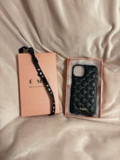 EMU iPhone13 케이스 퀼팅 블랙 / 상자 포함
