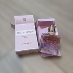 IRRESISTIBLE オーデパルファム　ネクター　35mL 箱付き GIVENCHY IRRESISTIBLE オーデパルファム ネクター 35mL - メルカリ