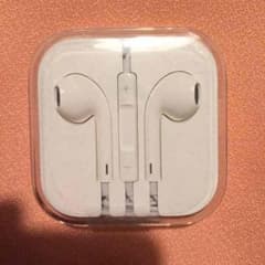 iPhoneのイヤホンのサムネイル