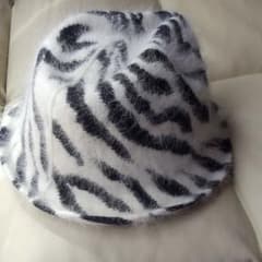 ゼブラ柄帽子のサムネイル