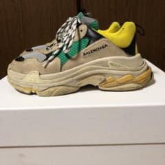 BALENCIAGA tripleS スニーカーのサムネイル