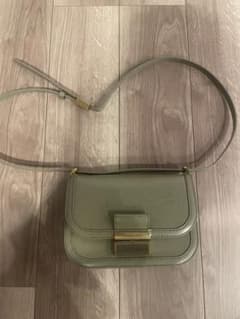 CHARLES & KEITH ショルダーバッグのサムネイル