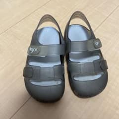 イゴールサンダル 23〈14-14.5㎝〉クリアグレーのサムネイル