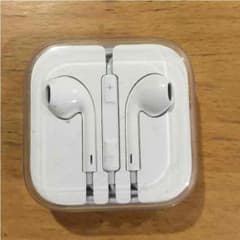 Apple 純正 イヤホンのサムネイル