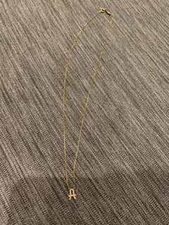 AHKAH アーカー 18K イニシャル ネックレス 美品のサムネイル