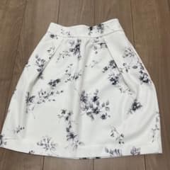 ByeBye 花柄 スカートのサムネイル