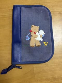 ファミリア母子手帳ケース クマ刺繍 ファミリア 母子手帳ケース クマの刺繍 - メルカリ