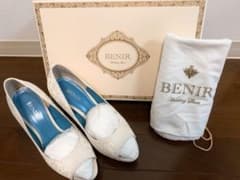 【きょん様専用】ベニルBENIR 35(23.0cm)ウェディングパンプスのサムネイル