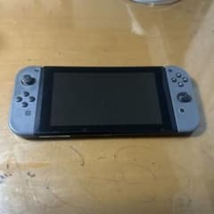 Nintendo Switch 本体 ブラック Joy-Con付き - メルカリ