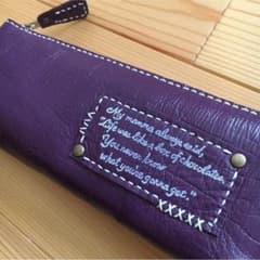 紫色の本革ペンケースのサムネイル