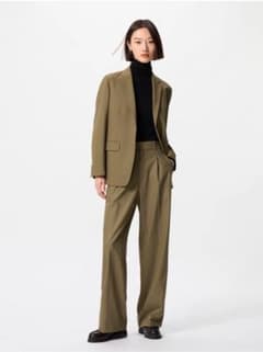 ユニクロ　タックワイドパンツ　カーキ　丈長めのサムネイル