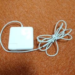 Apple 85W MagSafe電源アダプタMacBook Pro用のサムネイル