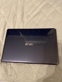 ASUS VivoBook E203MA-4000Gのサムネイル