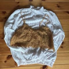 レースキャミとブラウスのサムネイル