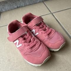new balance キッズスニーカー ピンクのサムネイル