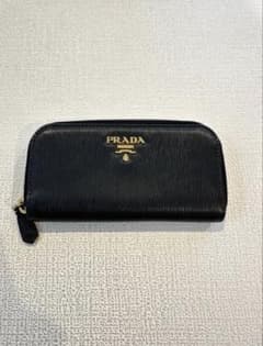PRADA キーケース ブラック ゴールド金具のサムネイル