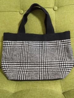 【SHOO-LA‐RUE】トートバッグ　チェック柄　ブラック系のサムネイル