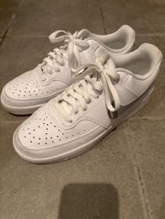 Nike ホワイト/グレー スニーカーのサムネイル