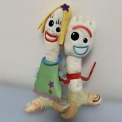トイストーリー5 ペアぬいぐるみ　フォーキー&カレン・ビバリー トイ・ストーリー5 フォーキー&カレン・ビバリー ペア ぬいぐるみ