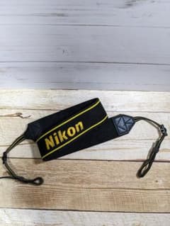 ニコン Nikon ネックストラップ 刺繍 ブラック イエローのサムネイル
