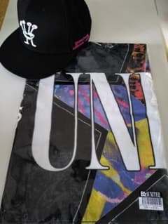 B'z UNITE＃02ステージタオル&en4IVキャップ2点セットのサムネイル