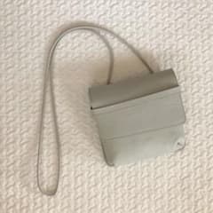 新品未使用 ステッチアンドソー レザースクエアポシェットのサムネイル