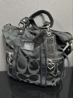 ド*ー様 美品入荷！COACH シグネチャー 2WAY ショルダーバッグ ブラッのサムネイル