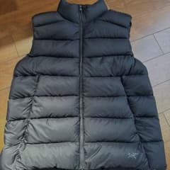 ARC'TERYX アークテリクス　ダウンベストのサムネイル